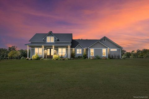 710 Lcr 800 Groesbeck TX 76642