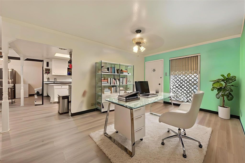 Photo of 4023 Knottynold Lane, Houston, TX 77053 (MLS # 2477365)