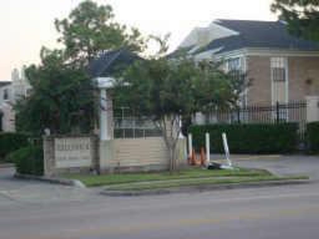 Photo of 2750 Holly Hall Street #1213, Houston, TX 77054 (MLS # 39001768)