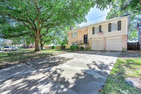 Photo of 8610 Timber View Drive, Humble, TX 77346 (MLS # 4858536)