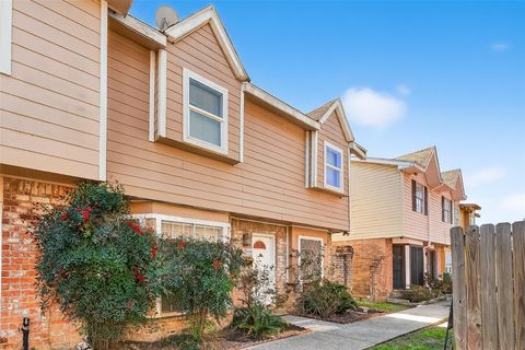 Photo of 3834 Willow Springs Lane, Houston, TX 77080 (MLS # 15632194)