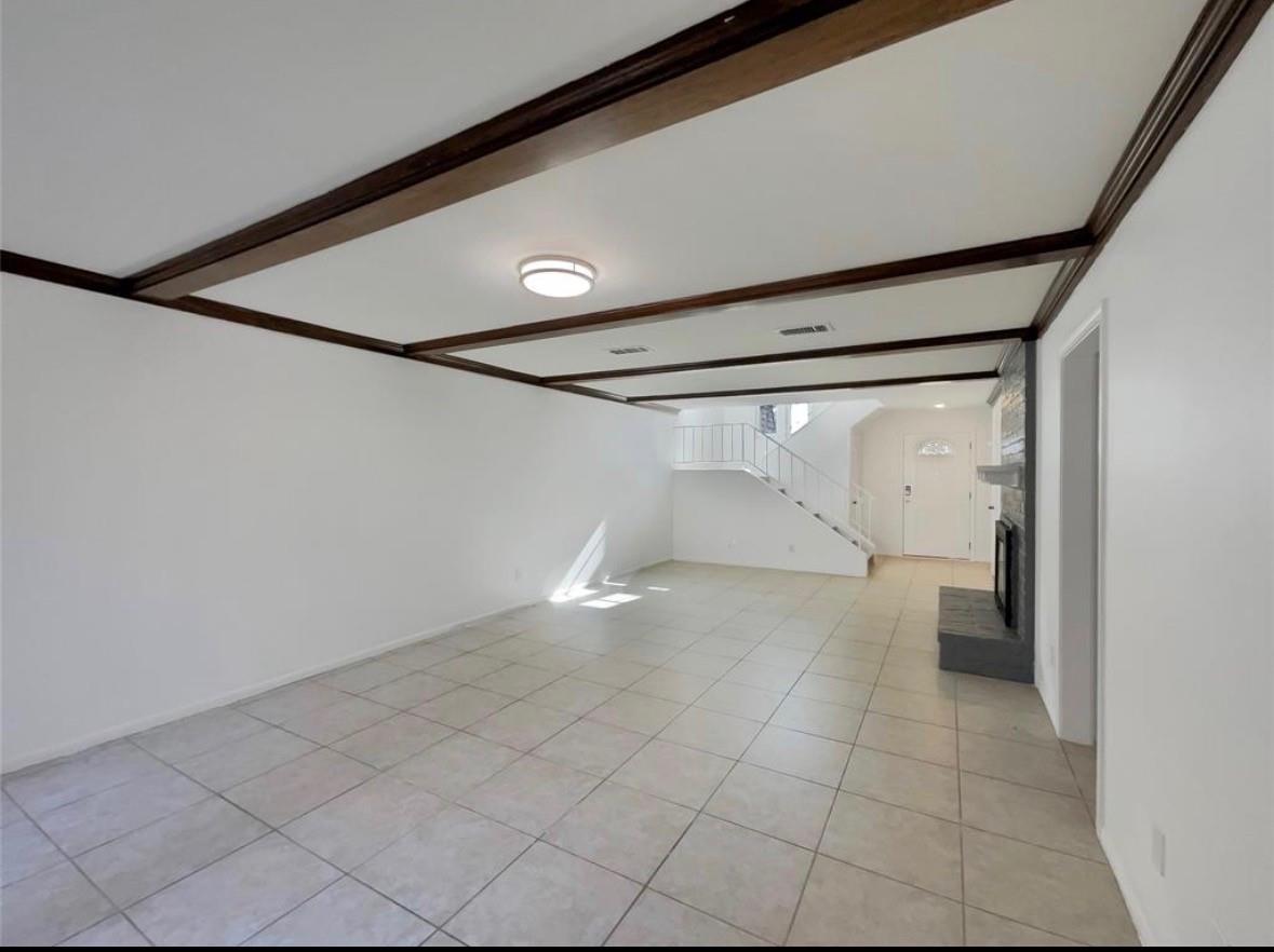 2805 Cambridge Lane