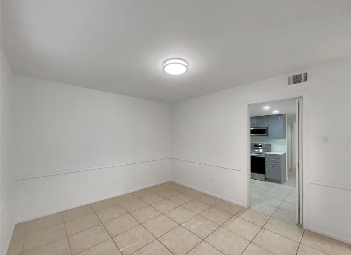 2805 Cambridge Lane