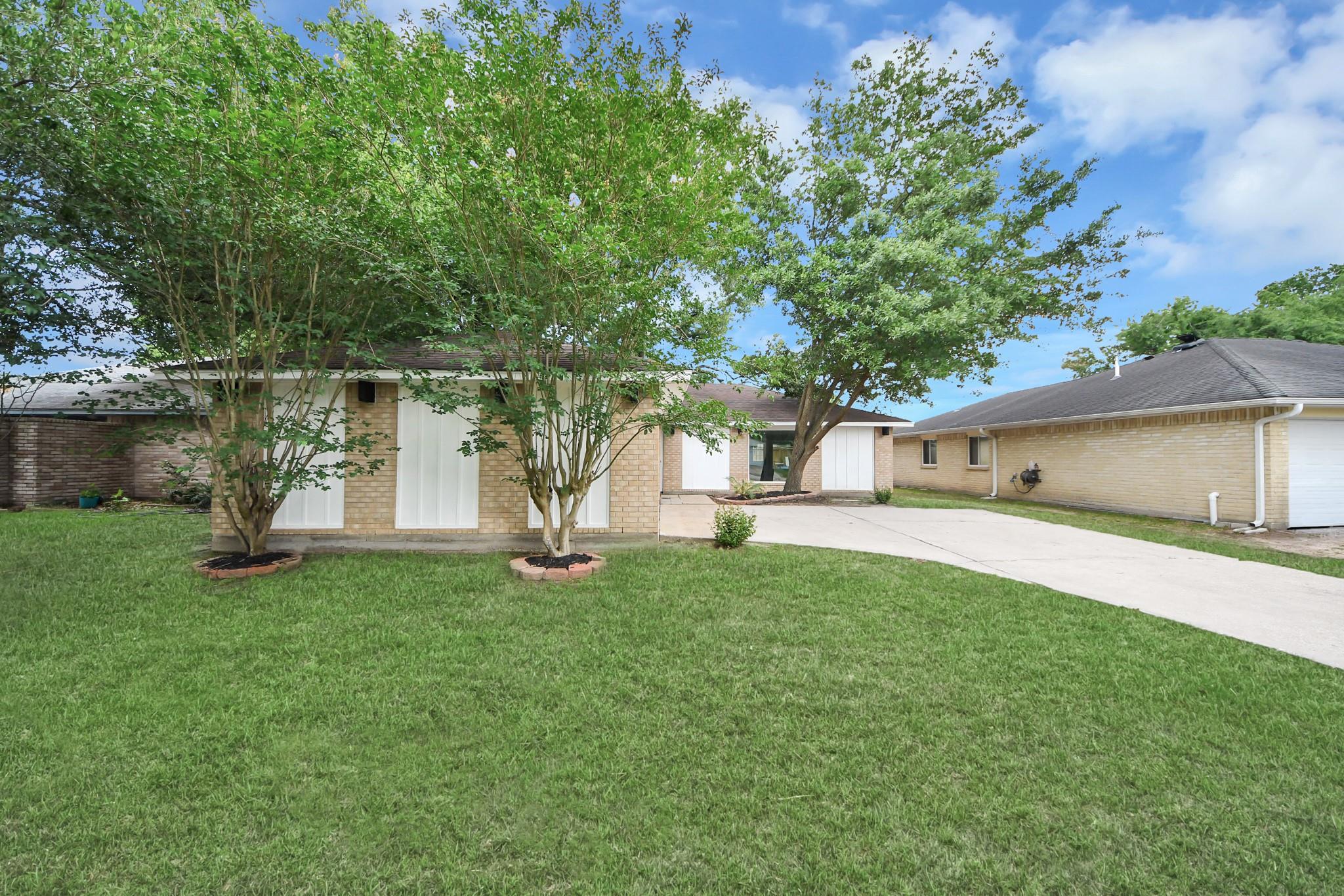 20322 Bishops Gate Lane