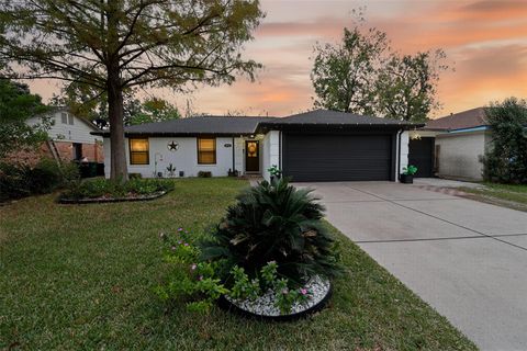 Photo of 8935 Glen Shadow Drive, Houston, TX 77088 (MLS # 16253066)