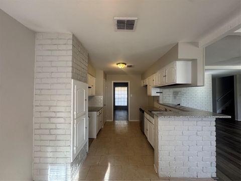 Tiny photo for 403 Mistywood Drive, Houston, TX 77090 (MLS # 9888949)