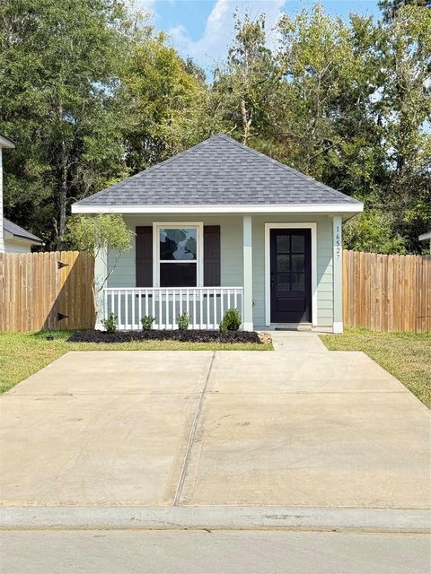 Photo of 16527 Jasmine Marie Place Pl, Conroe, TX 77306 (MLS # 31180020) Photo of 16527 Jasmine Marie Place Pl, Conroe, TX 77306 (MLS # 31180020)