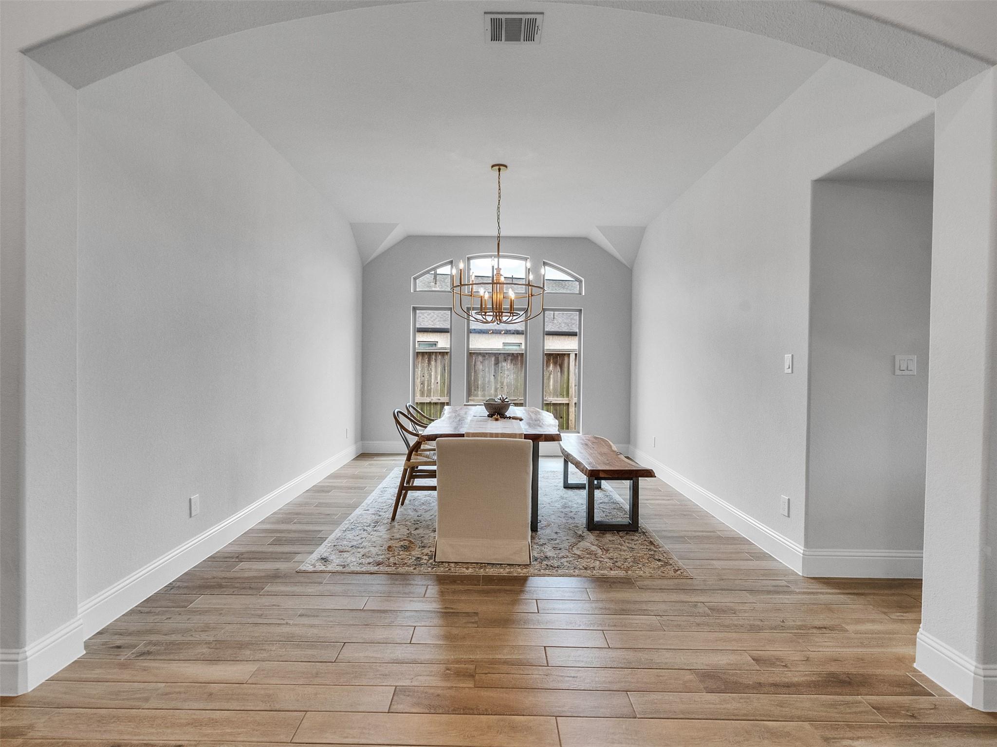 1907 Creekwood Cove