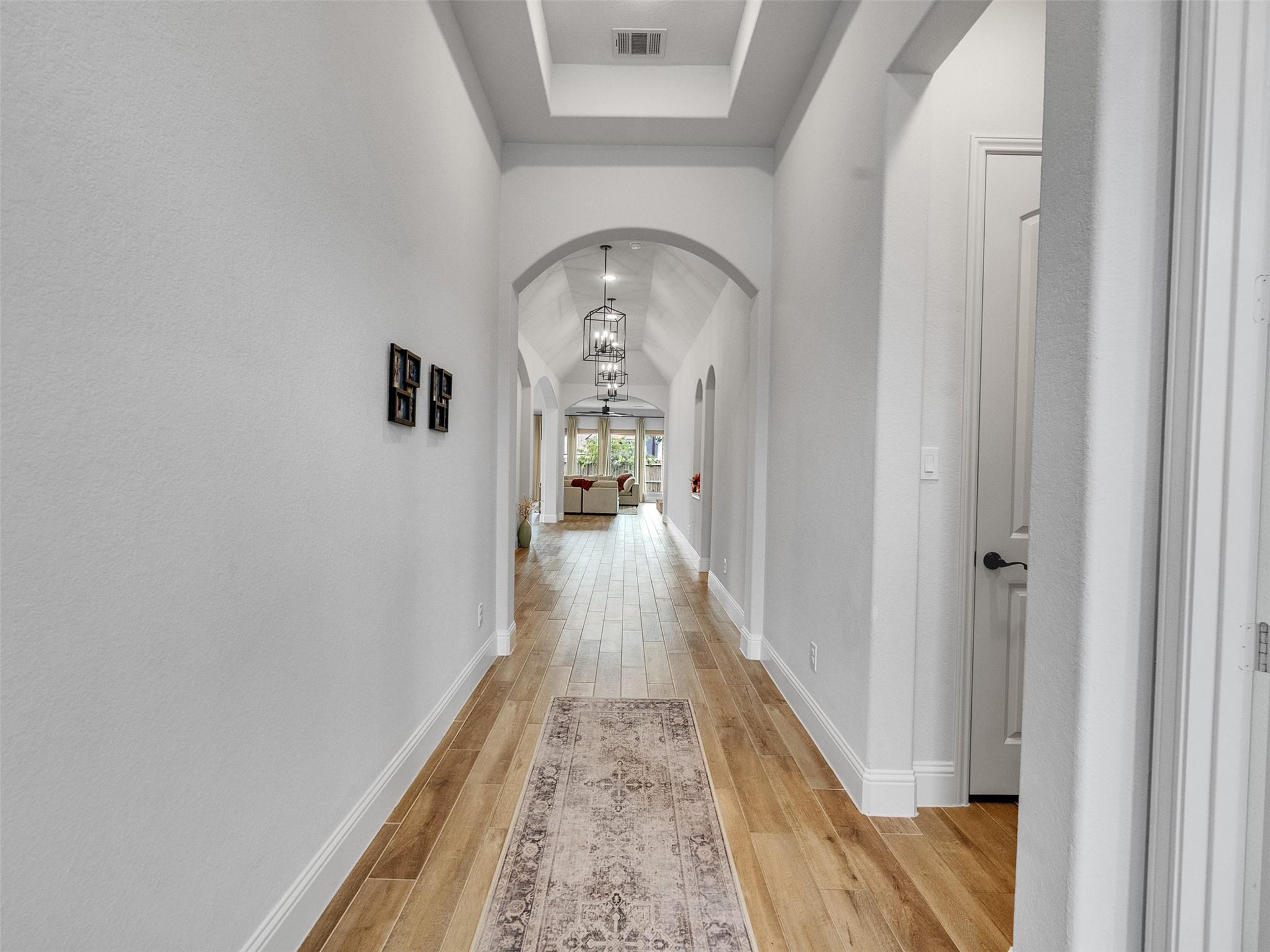 1907 Creekwood Cove