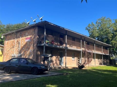 Photo of 1842 Thompson Street, La Marque, TX 77568 (MLS # 30081952)