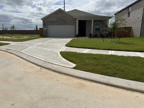 Homes For Sale - 1140 Sunlit Circle<br/> Brookshire, TX 77423