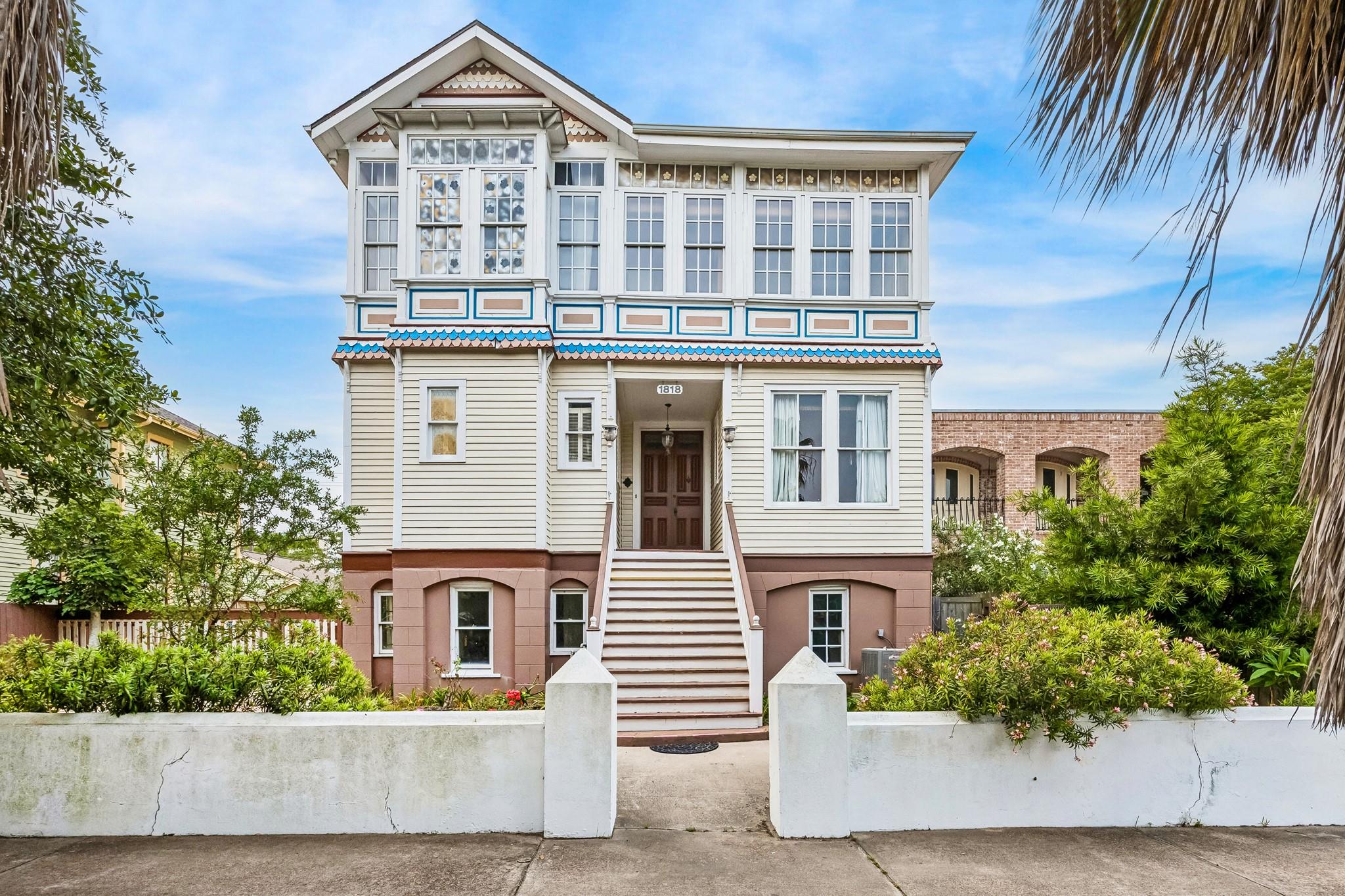 1818 Broadway Street
