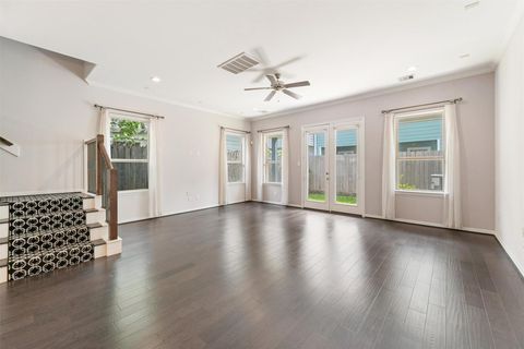 Tiny photo for 2107 Crockett Street, Houston, TX 77007 (MLS # 85485402)