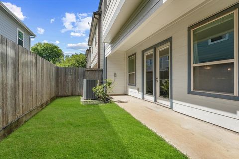 Tiny photo for 2107 Crockett Street, Houston, TX 77007 (MLS # 85485402)