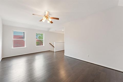 Tiny photo for 2107 Crockett Street, Houston, TX 77007 (MLS # 85485402)