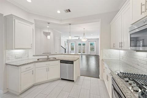 Tiny photo for 2107 Crockett Street, Houston, TX 77007 (MLS # 85485402)