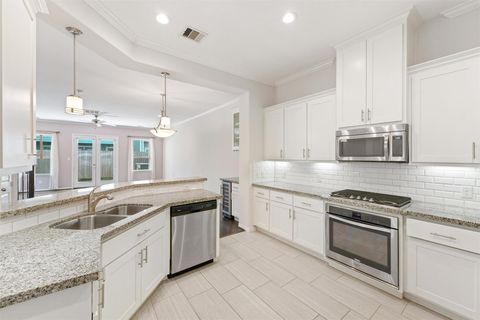 Tiny photo for 2107 Crockett Street, Houston, TX 77007 (MLS # 85485402)