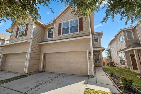 Photo of 2911 Hackamore Hollow Lane, Houston, TX 77014 (MLS # 16697297)