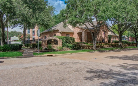 Photo of 2255 Braeswood Park Drive #323, Houston, TX 77030 (MLS # 60412123)