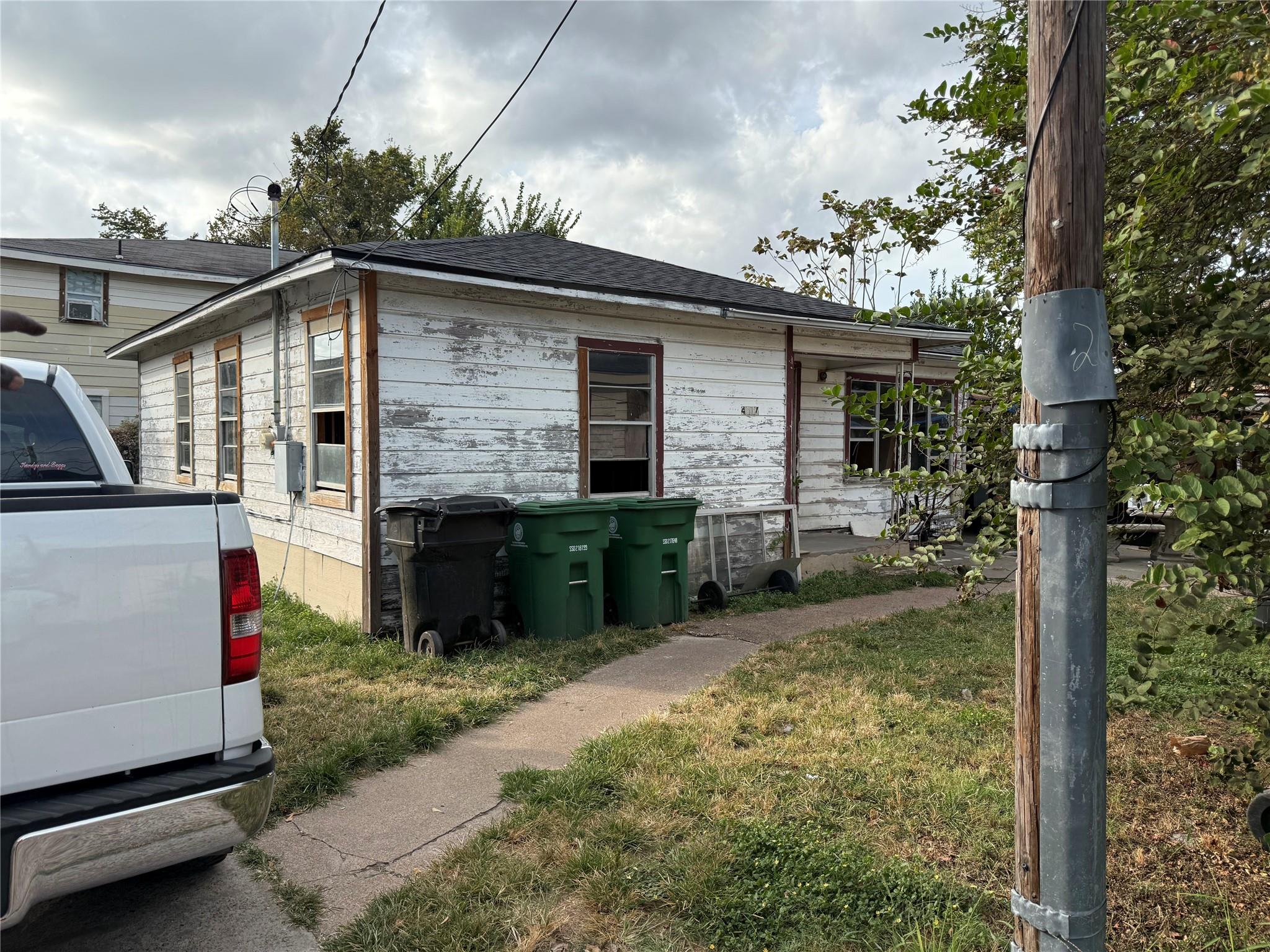 4011, 4017 Terry Street