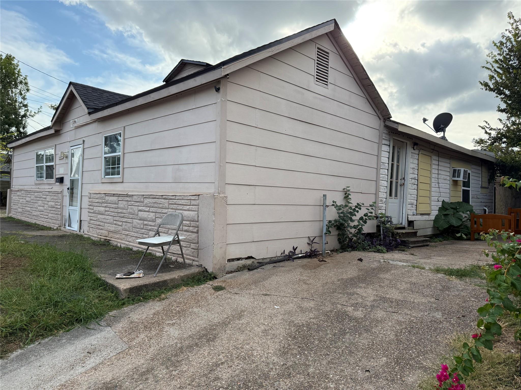 4011, 4017 Terry Street