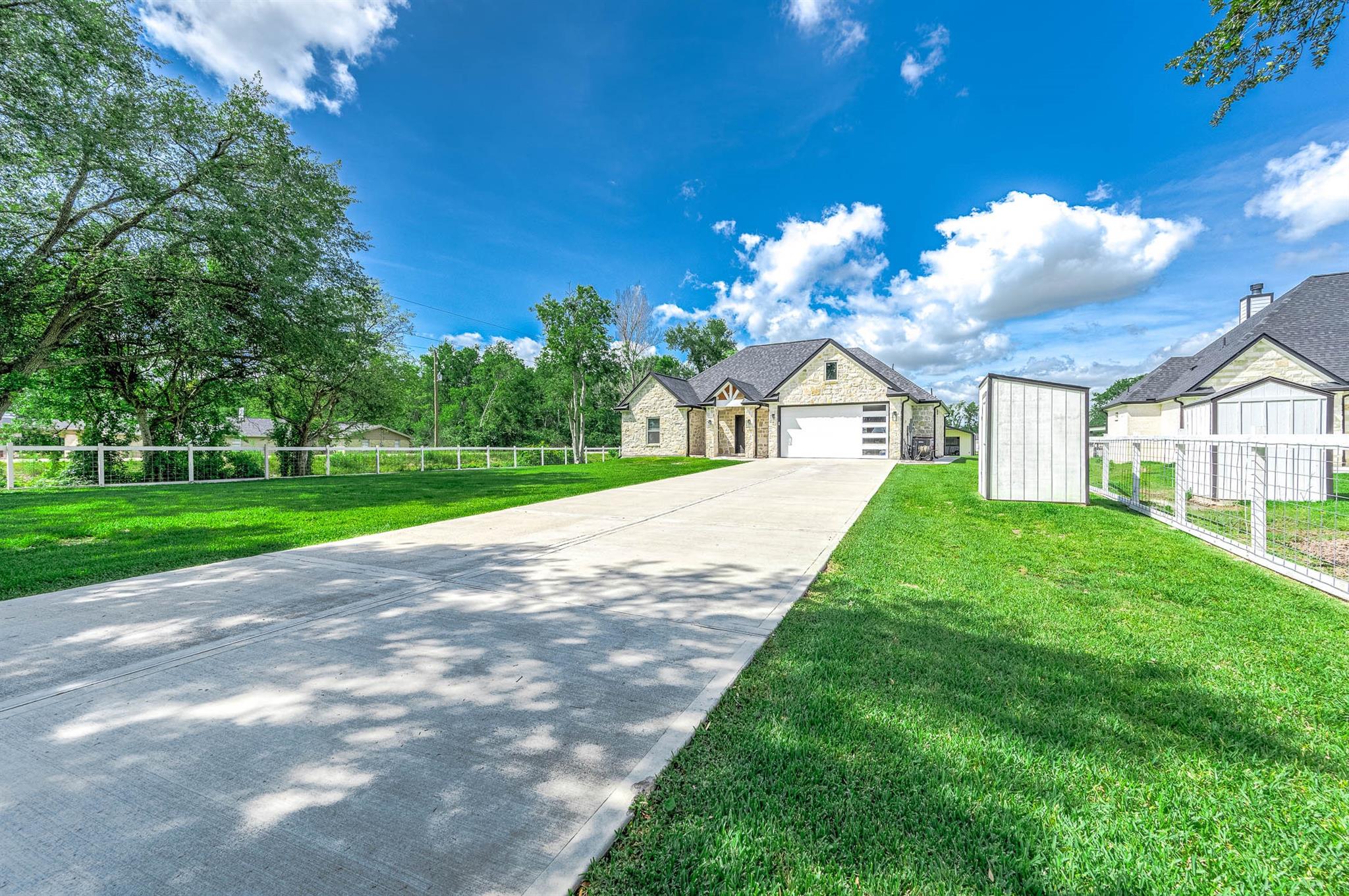 8032 Short Rd Road