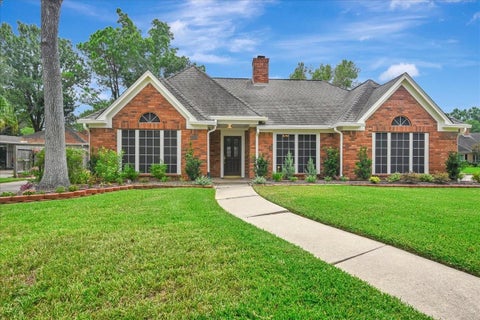 Photo of 4002 Roaring Rapids Drive, Pasadena, TX 77059 (MLS # 26126269)