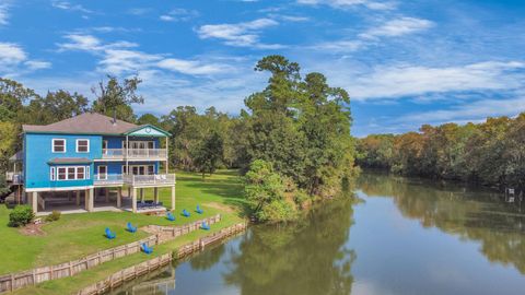 Photo of 1730 Lakeshore Drive, Kingwood, TX 77339 (MLS # 10517873)