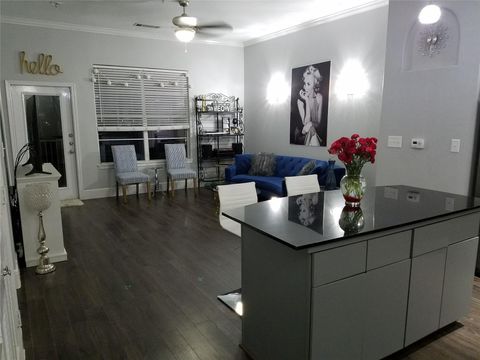 Photo of 1441 East Street #303, Houston, TX 77007 (MLS # 63473478)