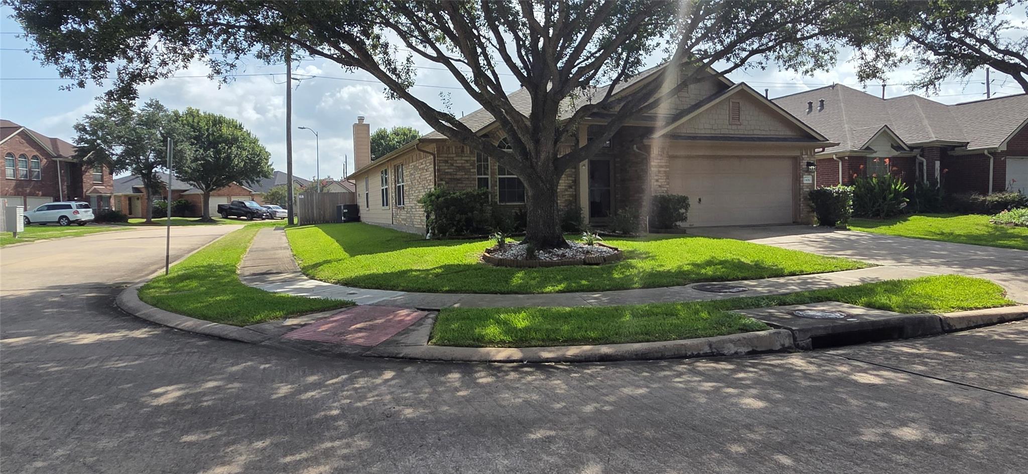 2406 Cardinal Elm Street