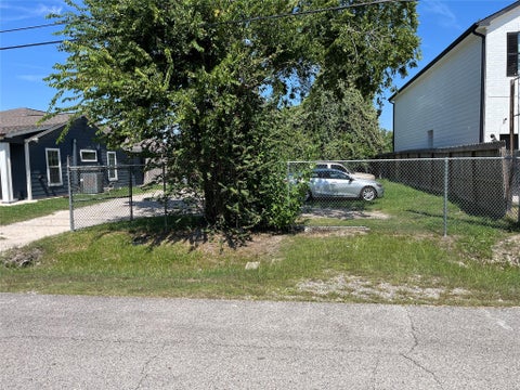 Photo of 7957 Birmingham Street, Houston, TX 77028 (MLS # 92279480)