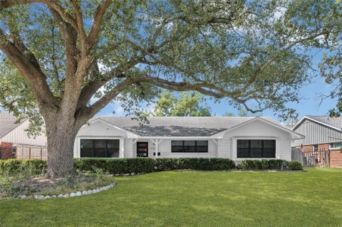 Photo of 5604 Flack, Houston, TX 77081 (MLS # 16211788)