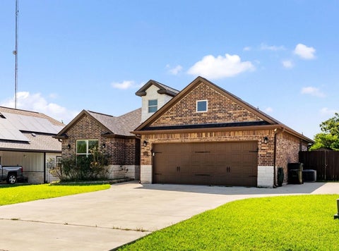 Homes For Sale - 3681 Rabbit Lane<br/> Bryan, TX 77808