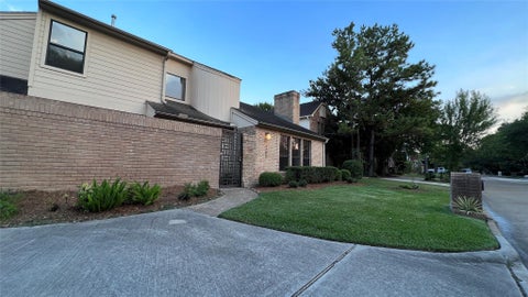 Homes For Sale - 3203 Ashfield Drive<br/> Houston, TX 77082