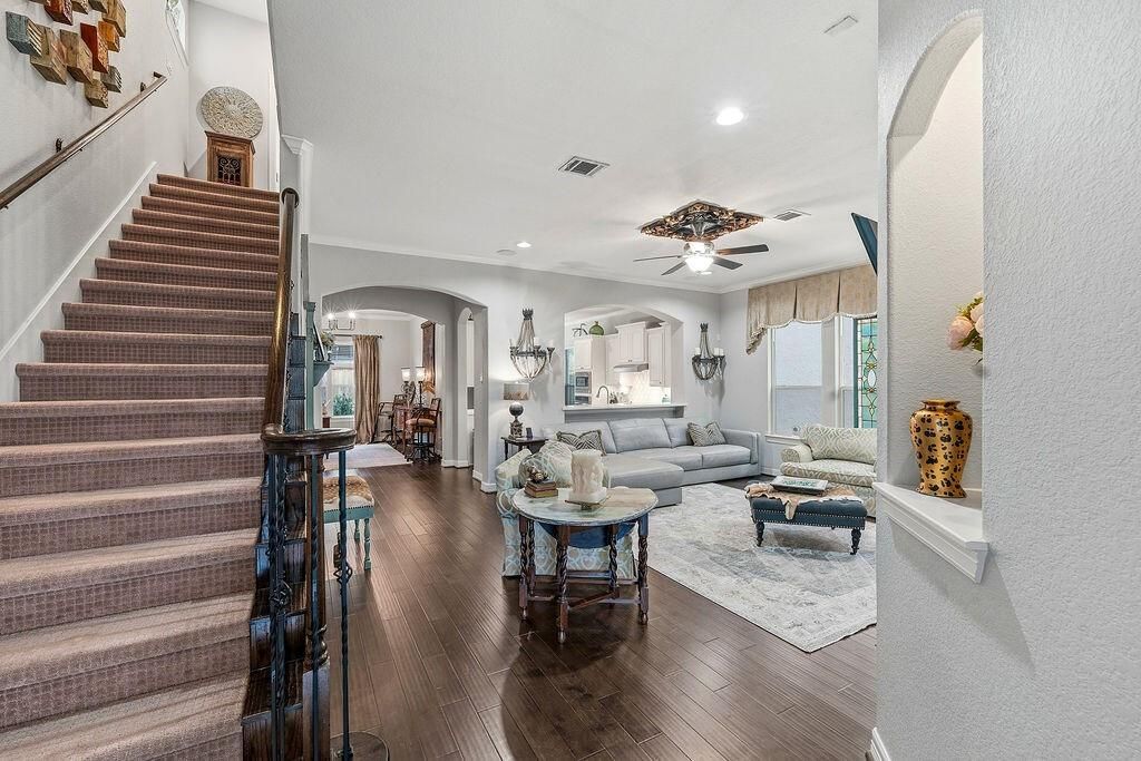 Photo of 2813 Shadow Woods Court, Houston, TX 77043 (MLS # 36879748)