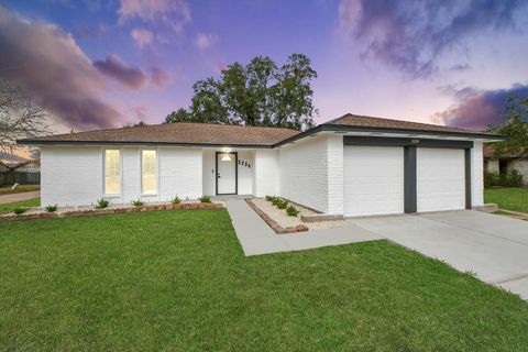 Property photo of 5234 abercreek avenue, friendswood, TX 77546