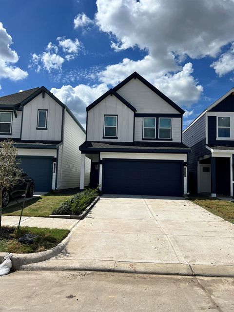 Photo of 10310 Penryn Forest Trail, Houston, TX 77051 (MLS # 22342655) Photo of 10310 Penryn Forest Trail, Houston, TX 77051 (MLS # 22342655)