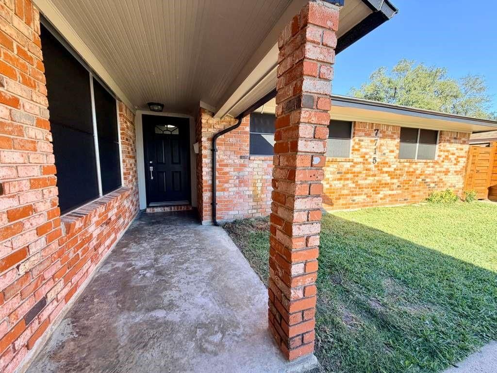 Photo of 7715 Catalina Lane, Houston, TX 77075 (MLS # 12822222)