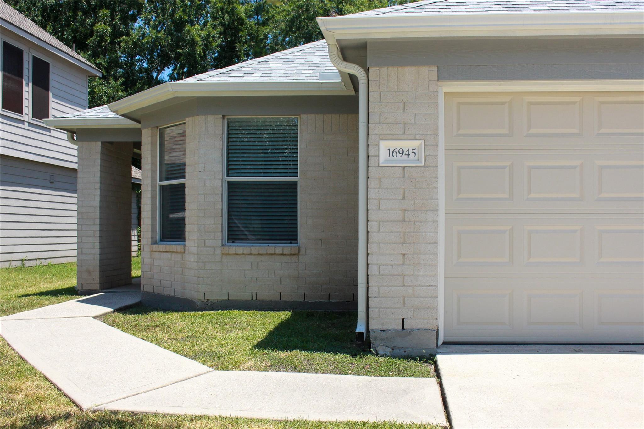16945 Scenic Knoll