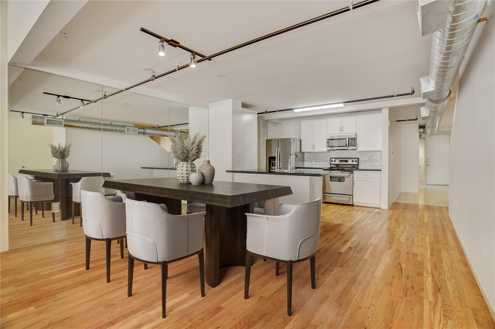 917 Main Street 1107