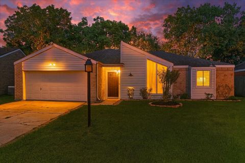 Photo of 12411 Caren Court, Houston, TX 77031 (MLS # 95073255)