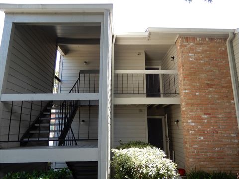 Photo of 17401 Red Oak Drive #58, Houston, TX 77090 (MLS # 92838542)