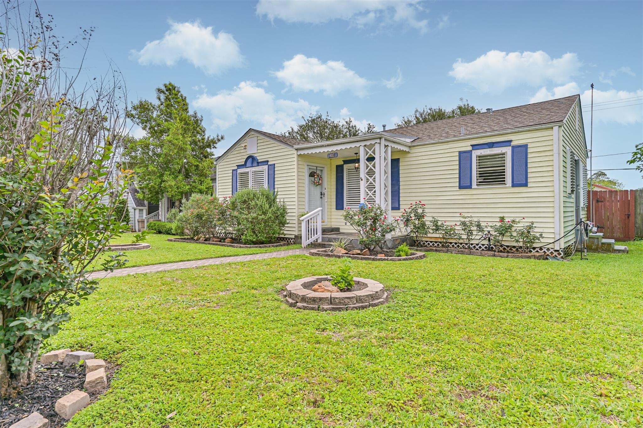4817 Alamo Drive