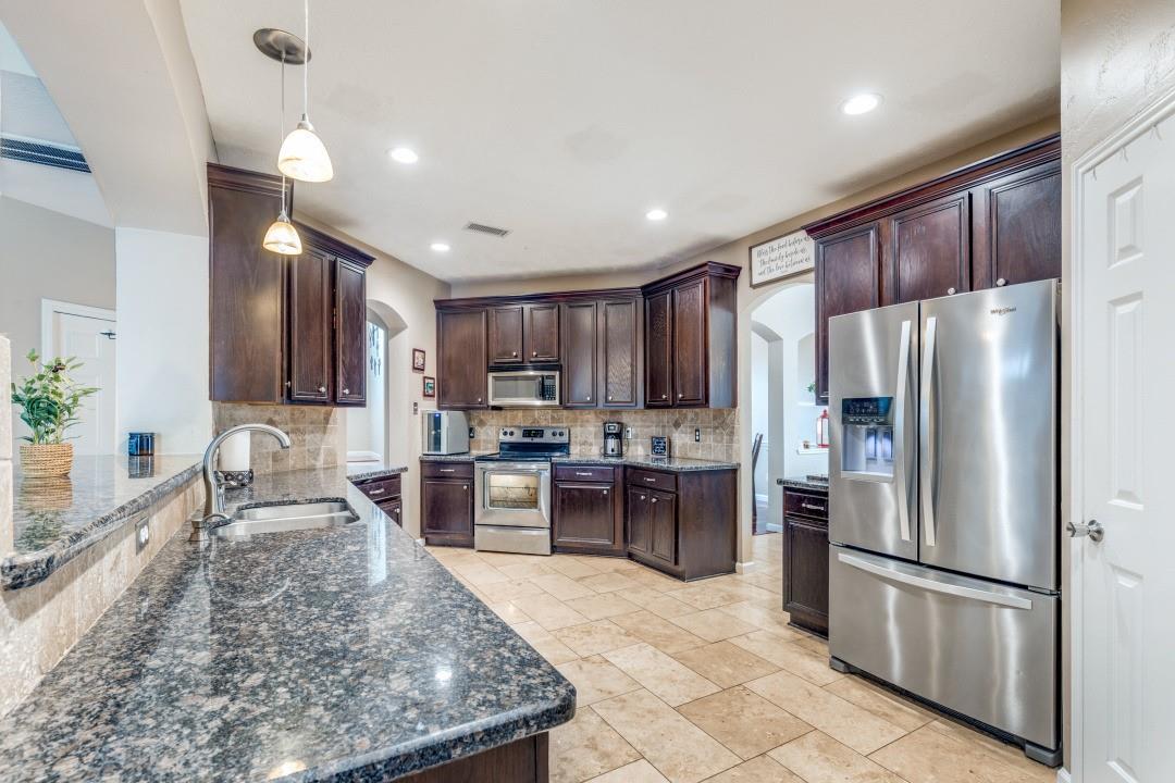 15915 Broad Oak Court