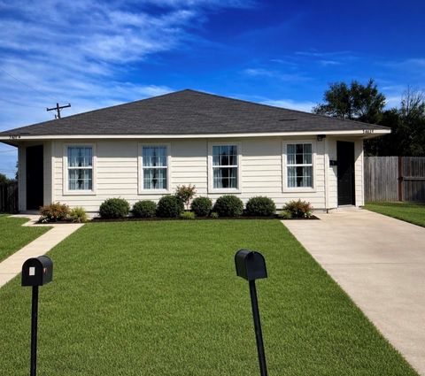 Photo of 5401 Peacock Street, Houston, TX 77033 (MLS # 80307415)