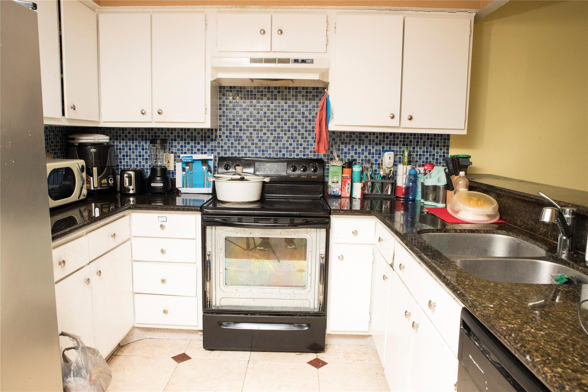 13005 Leader Street 563