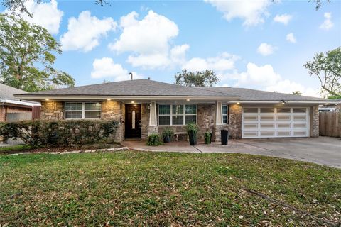 Photo of 5923 Moonmist Drive, Houston, TX 77081 (MLS # 78274574)