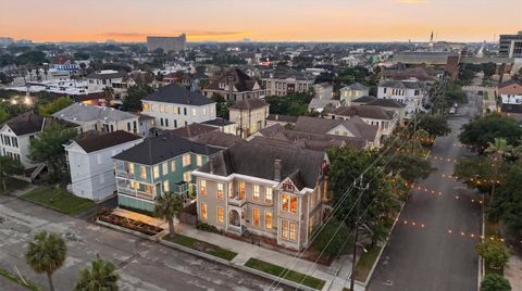 Tiny photo for 1701 Ball, Galveston, TX 77550 (MLS # 13094244)