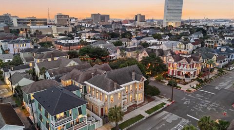 Tiny photo for 1701 Ball, Galveston, TX 77550 (MLS # 13094244)