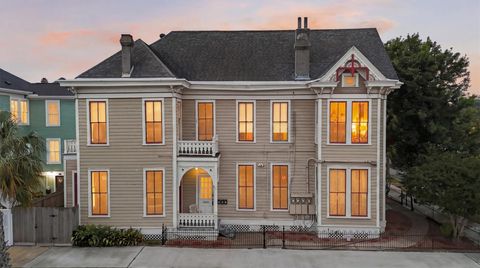 Tiny photo for 1701 Ball, Galveston, TX 77550 (MLS # 13094244)